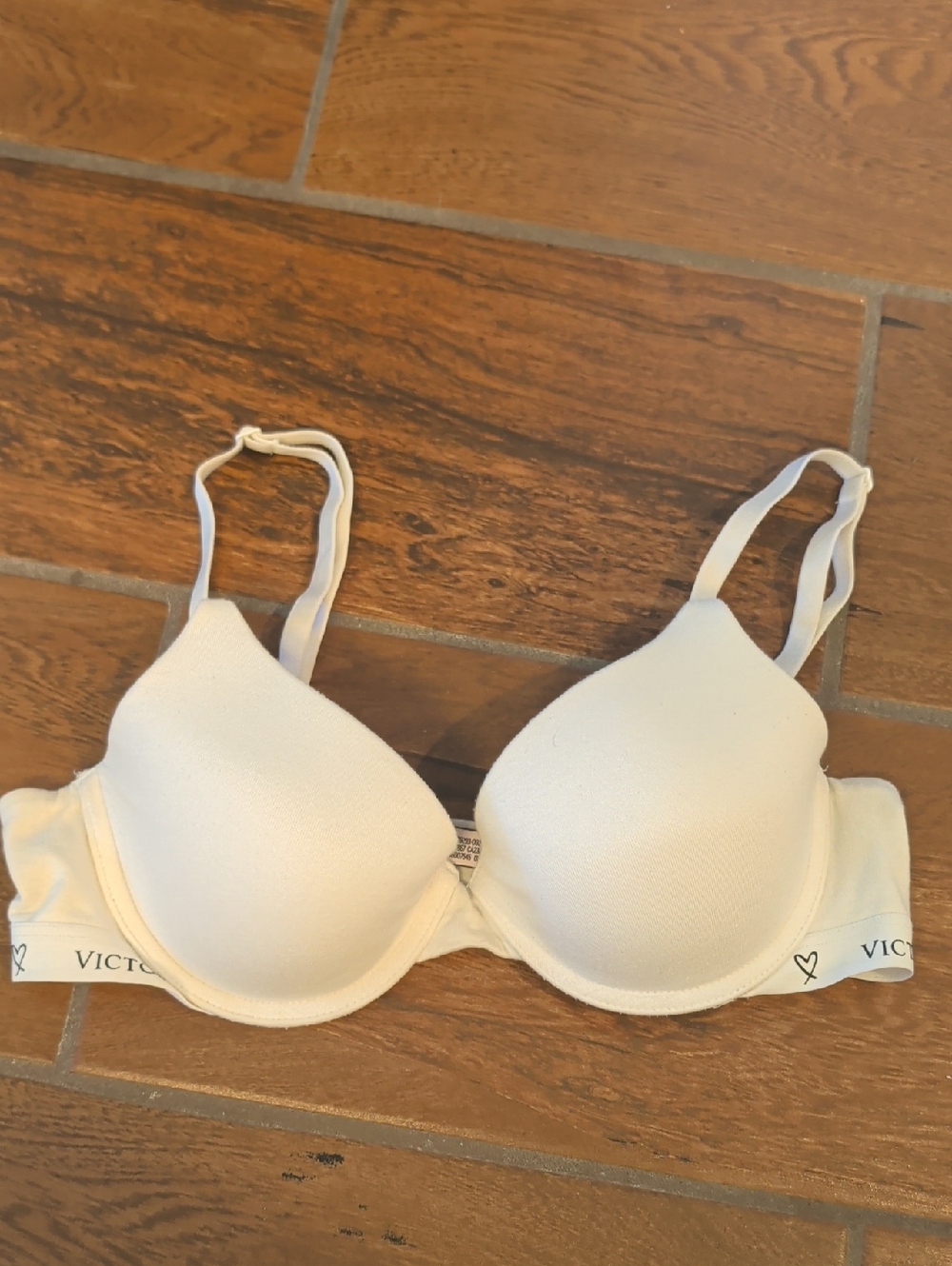 Victoria's Secret Cream Padded T-Shirt Bra - Smooth Lift